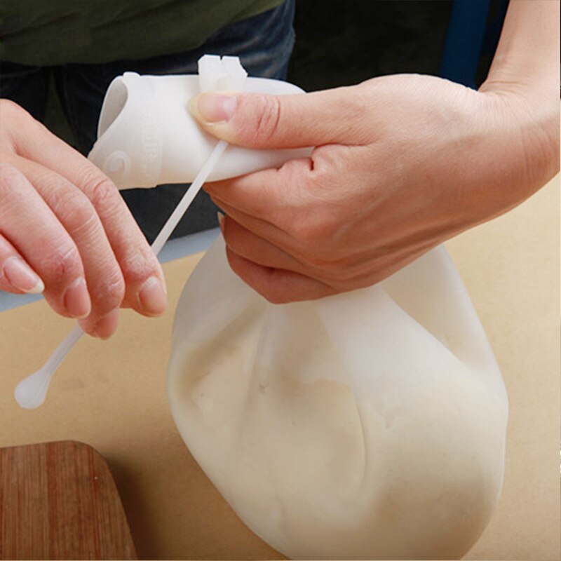 Mess-Free Silicone Kneading Dough Bag