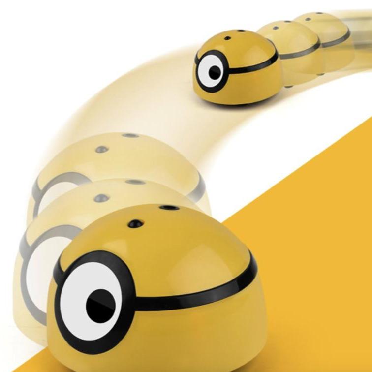 Intelligent Elusive Yellow Eye Toy - For Kids & Pets